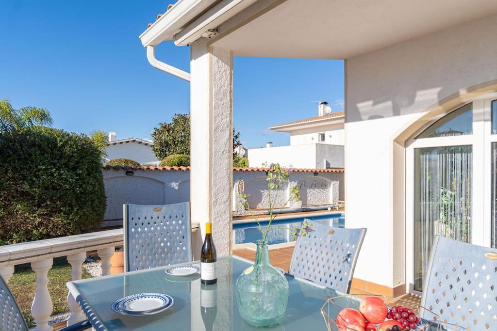 Sm21-Gran Casa De Vacaciones En La Playa, 4 Habitaciones, Climatizada, Piscina, Barbacoa Y Wifi Empuriabrava Luaran gambar