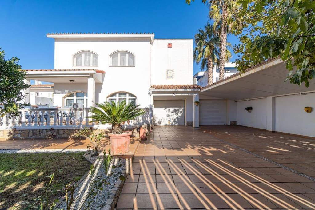 Sm21-Gran Casa De Vacaciones En La Playa, 4 Habitaciones, Climatizada, Piscina, Barbacoa Y Wifi Empuriabrava Luaran gambar