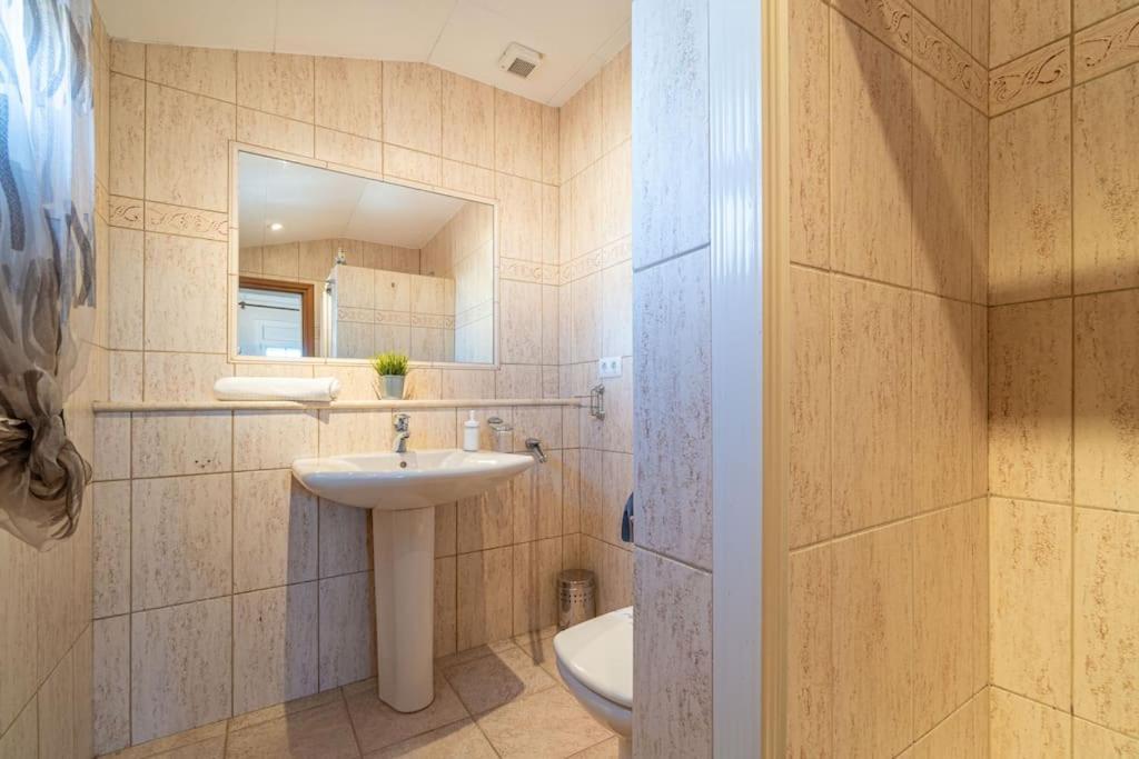 Sm21-Gran Casa De Vacaciones En La Playa, 4 Habitaciones, Climatizada, Piscina, Barbacoa Y Wifi Empuriabrava Luaran gambar