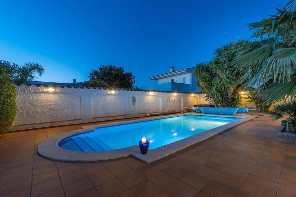 Sm21-Gran Casa De Vacaciones En La Playa, 4 Habitaciones, Climatizada, Piscina, Barbacoa Y Wifi Empuriabrava Luaran gambar